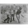 1874 PI JEUX PARIS PARTIE BALLON JEUNE HOMME JARDIN TUILERIE JOUEUR FOULE LANCON